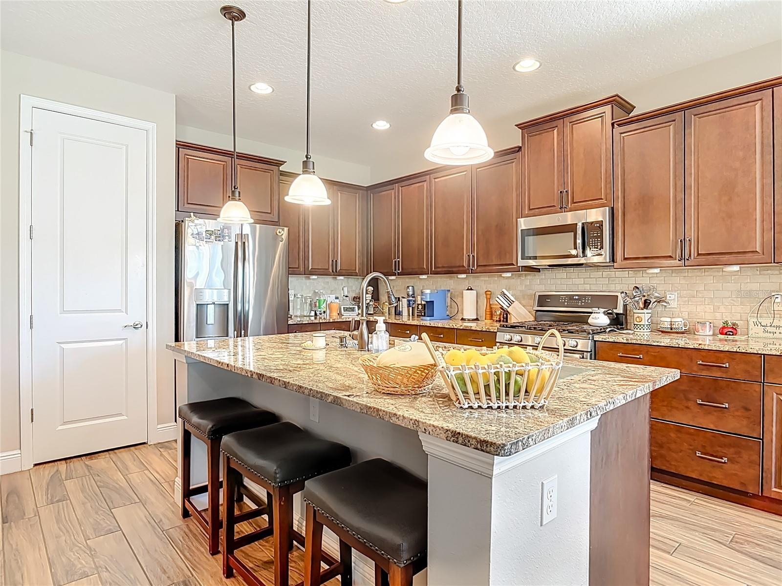 Image 13 of 58 For 512 Adenmore Terrace