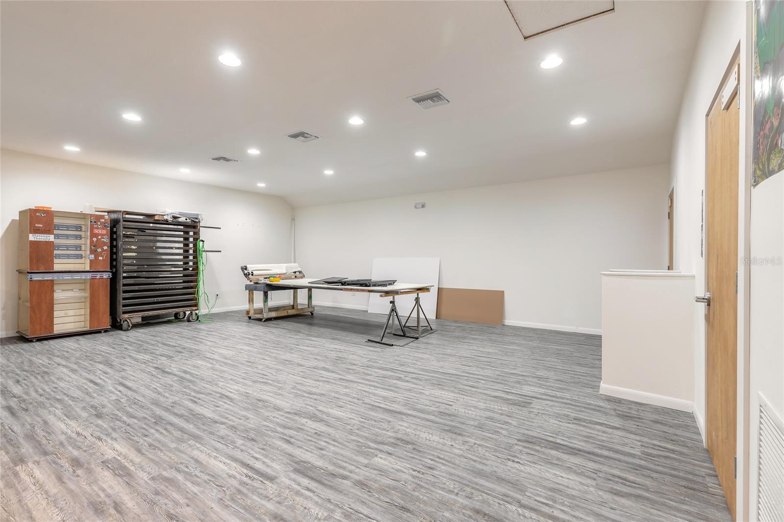 Image 26 of 38 For 529 Ridgewood Avenue