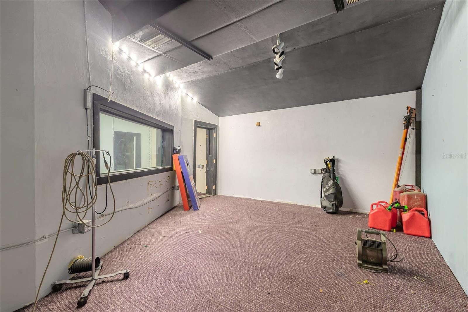 Image 31 of 38 For 529 Ridgewood Avenue