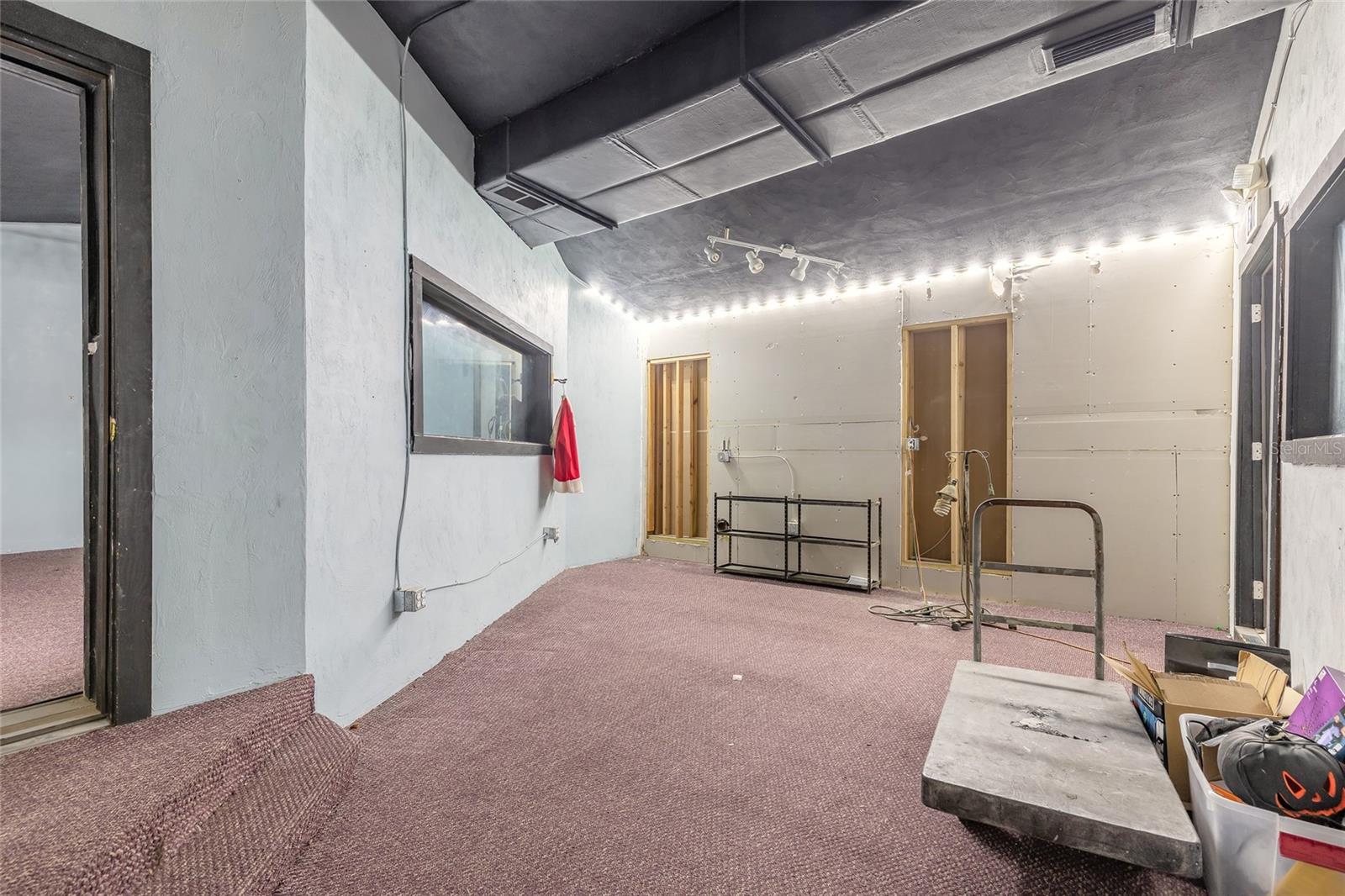 Image 32 of 38 For 529 Ridgewood Avenue