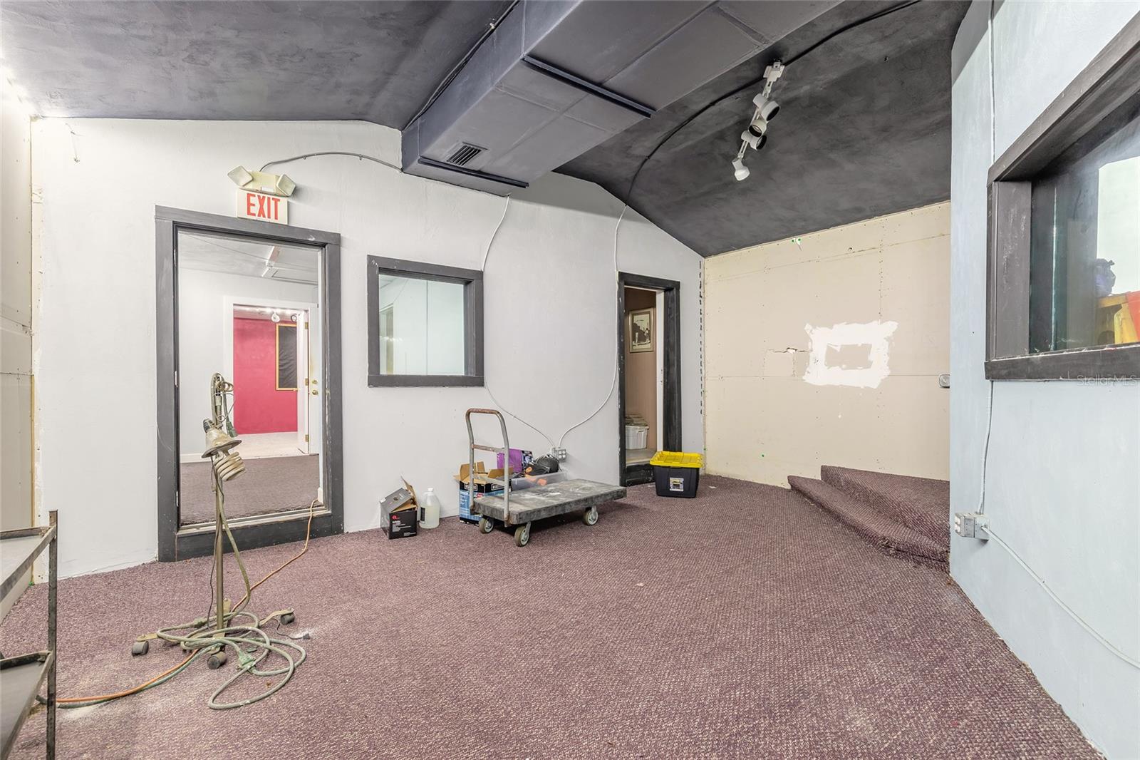 Image 33 of 38 For 529 Ridgewood Avenue