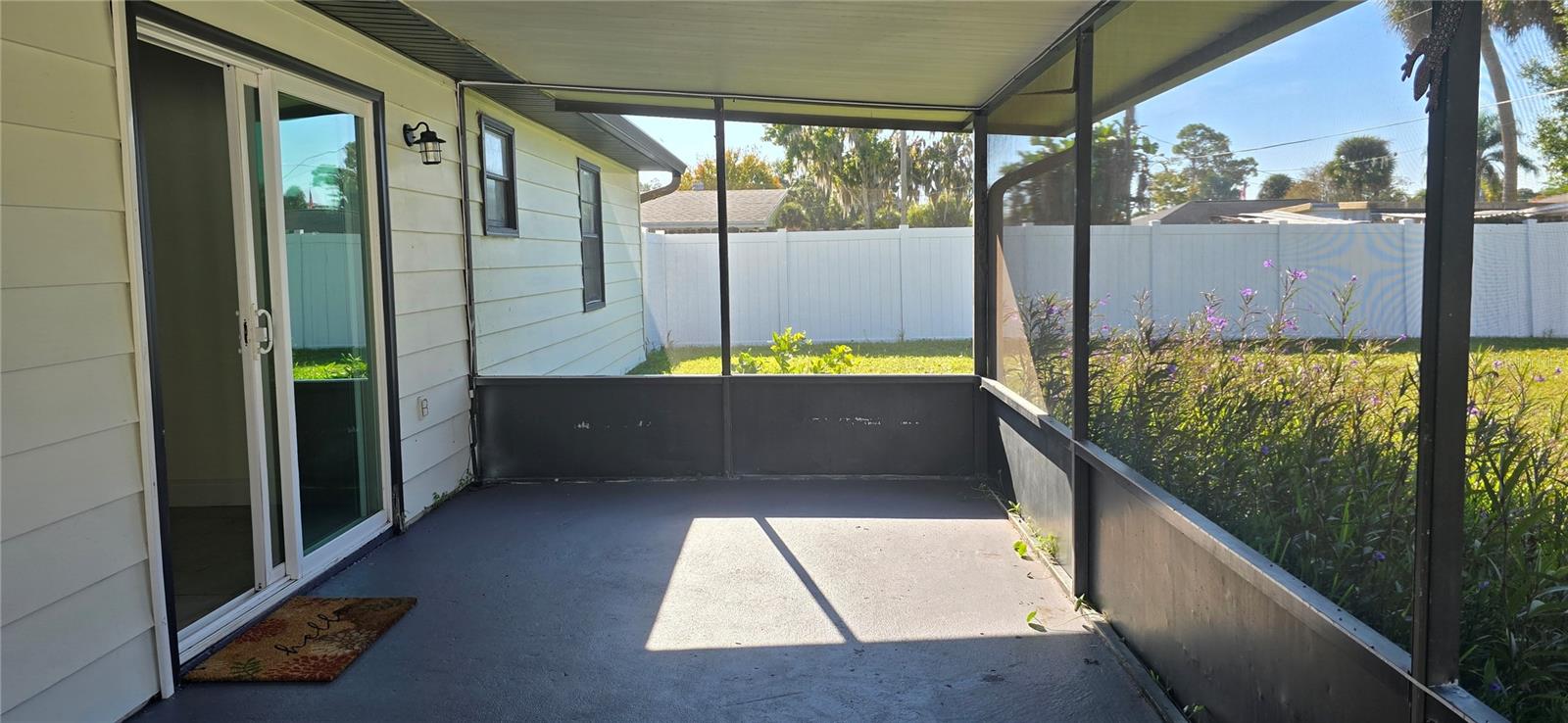 Image 14 of 22 For 2526 Victory Palm Drive