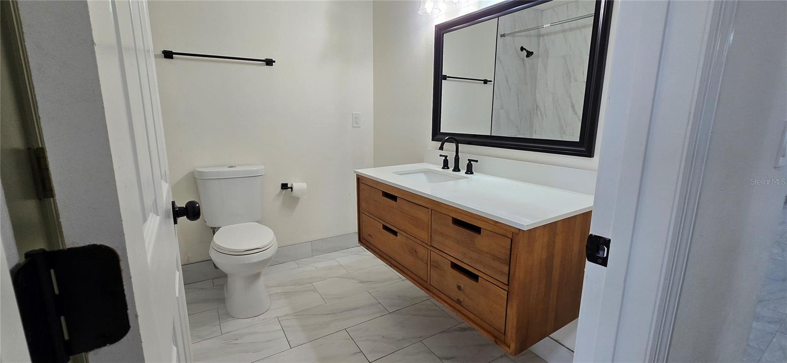 Image 16 of 22 For 2526 Victory Palm Drive