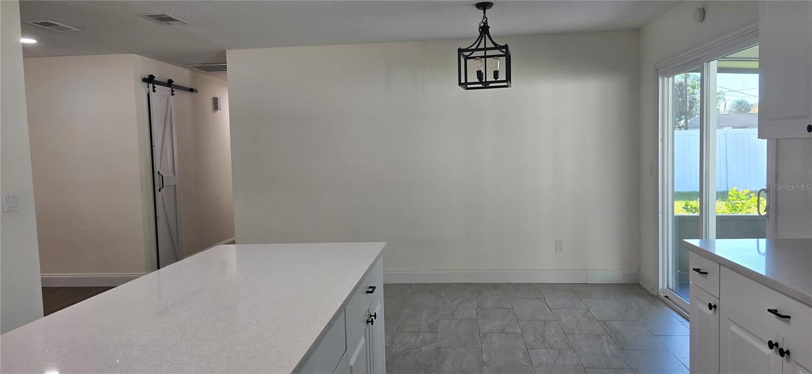 Image 5 of 22 For 2526 Victory Palm Drive