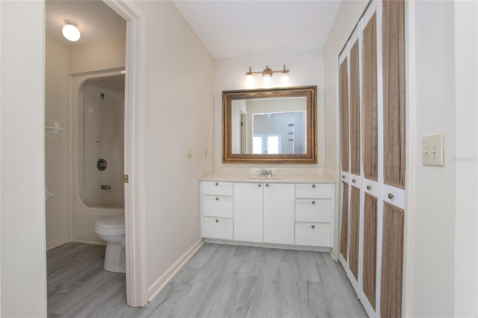 Image 20 of 28 For 5735 Fox Hollow Road