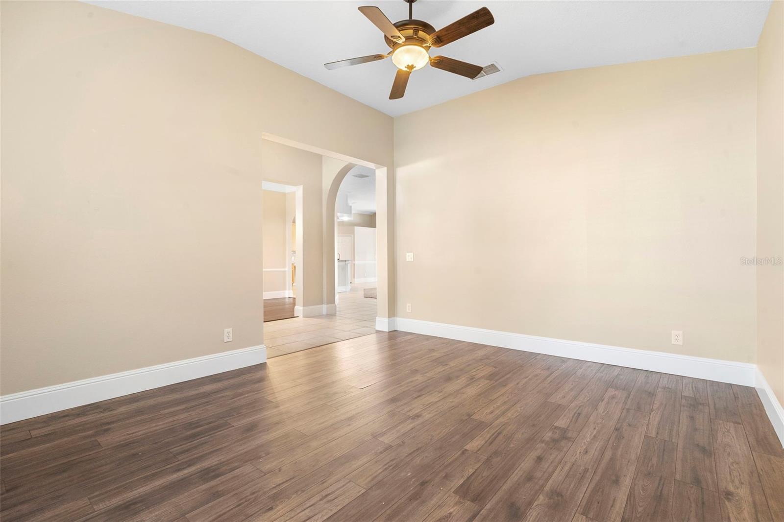 Image 18 of 63 For 492 Lanarkshire Place