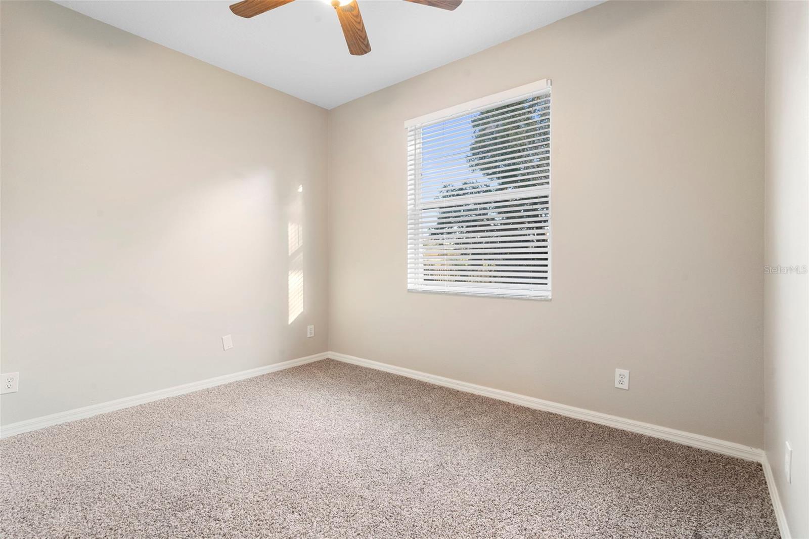 Image 32 of 63 For 492 Lanarkshire Place