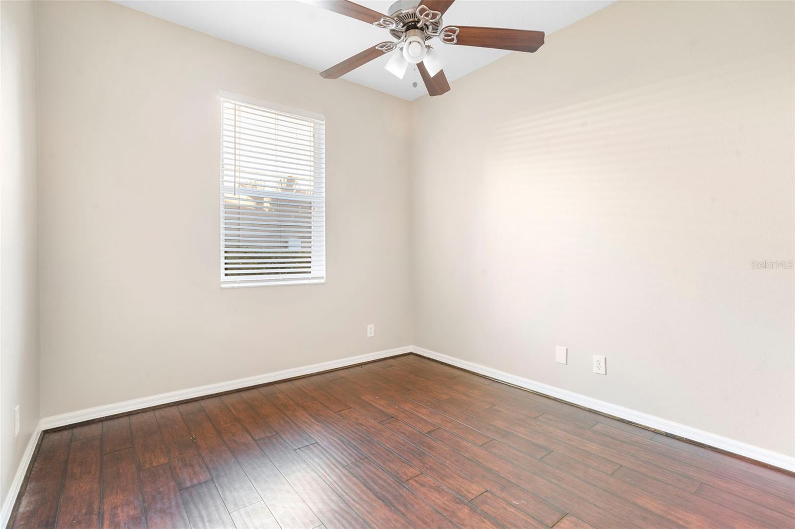 Image 35 of 63 For 492 Lanarkshire Place