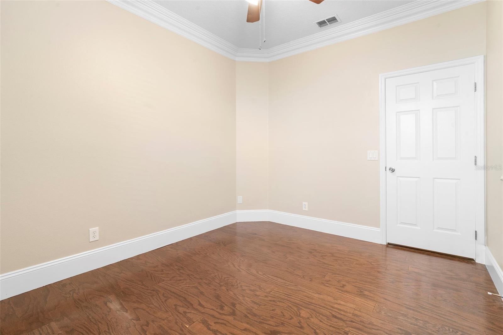 Image 41 of 63 For 492 Lanarkshire Place