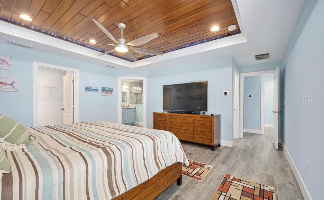 Image 17 of 49 For 130 Hernandez Avenue