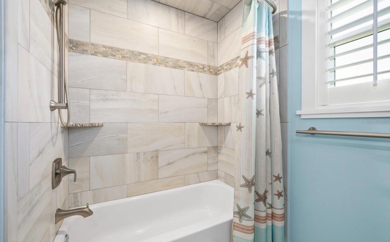 Image 33 of 49 For 130 Hernandez Avenue