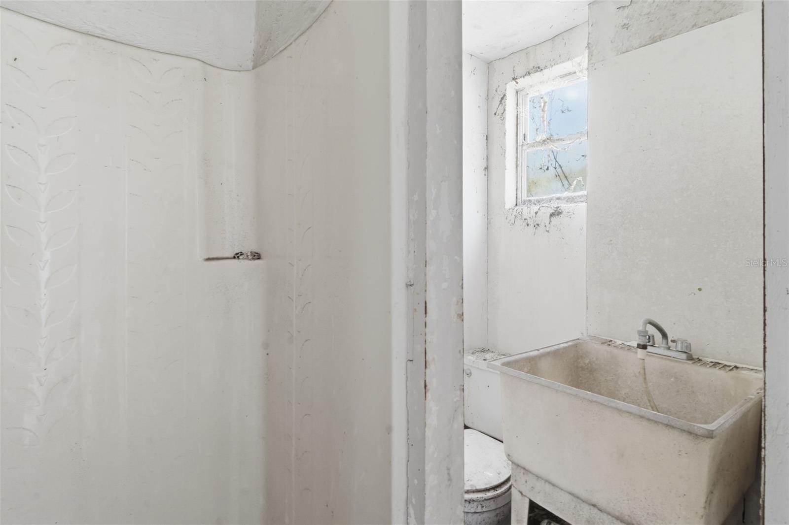 Image 35 of 63 For 1721 1st Street