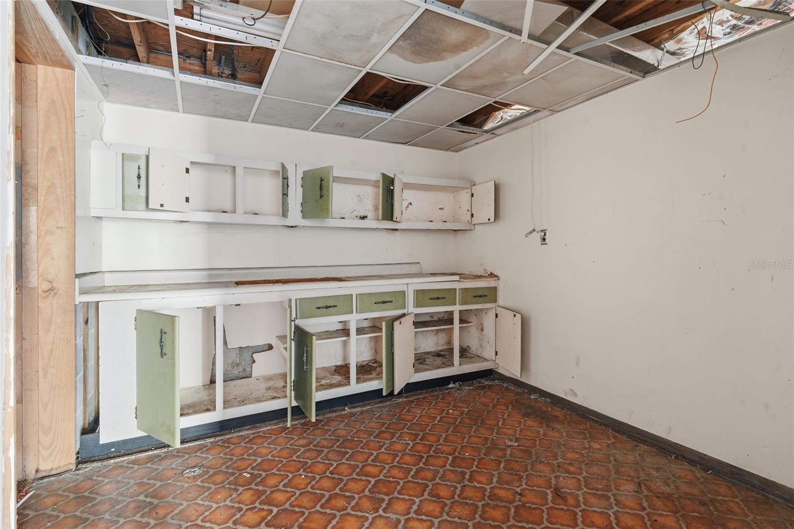 Image 42 of 63 For 1721 1st Street