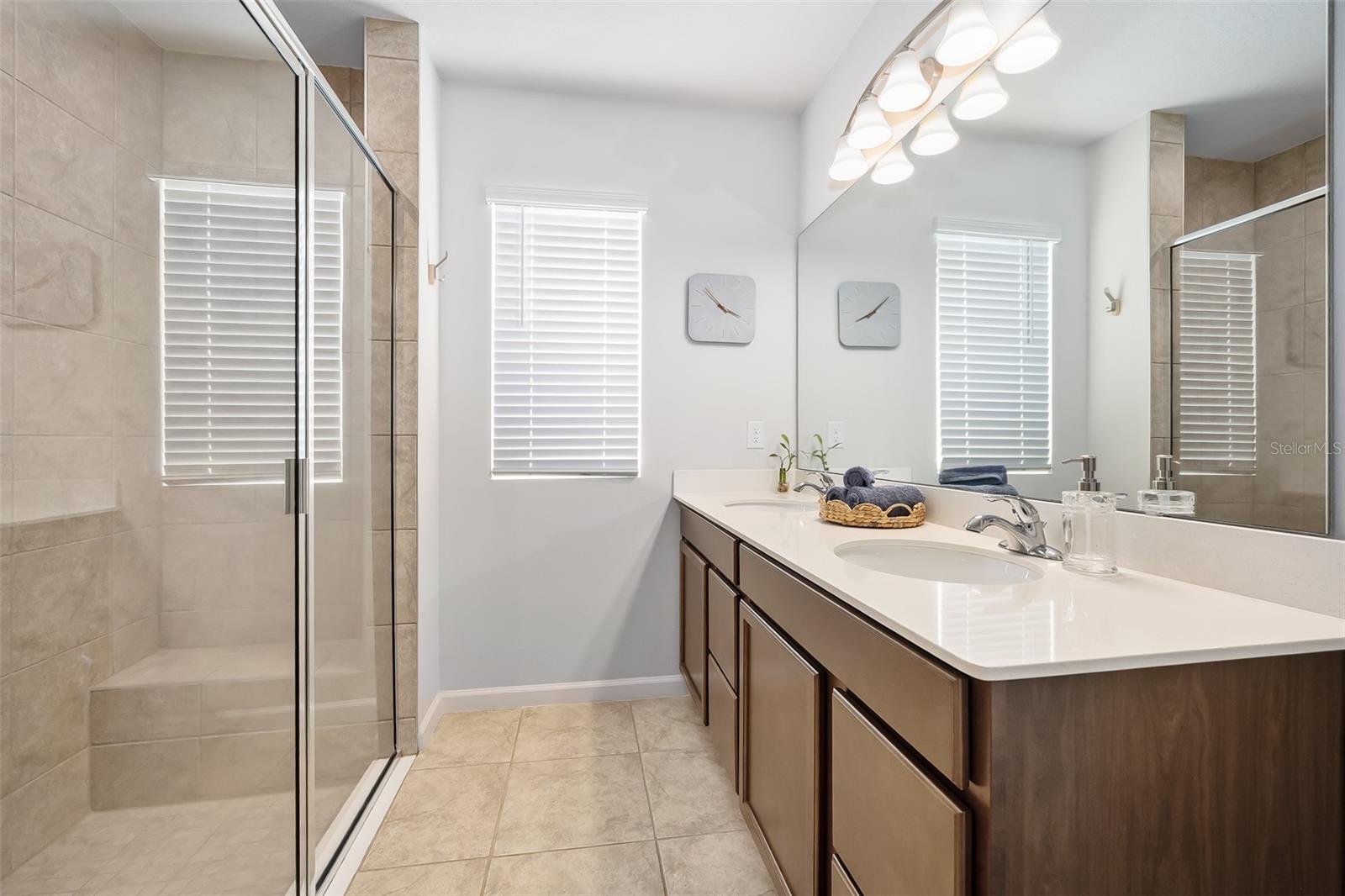 Image 15 of 28 For 377 Crestwind Drive