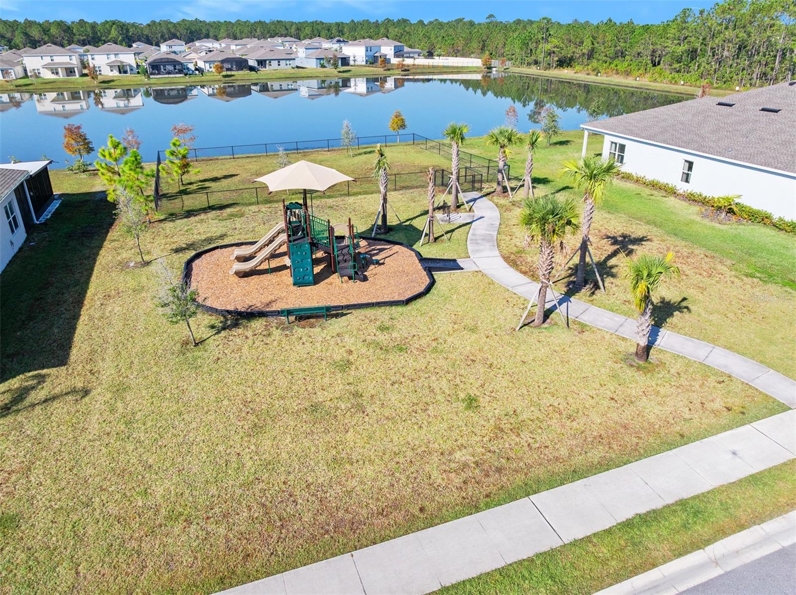 Image 4 of 28 For 377 Crestwind Drive