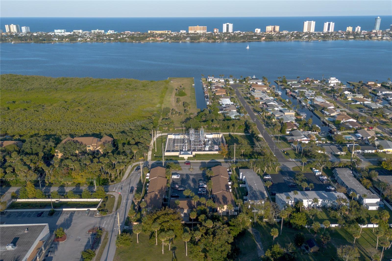 Image 25 of 30 For 1600 Palmetto Avenue 114