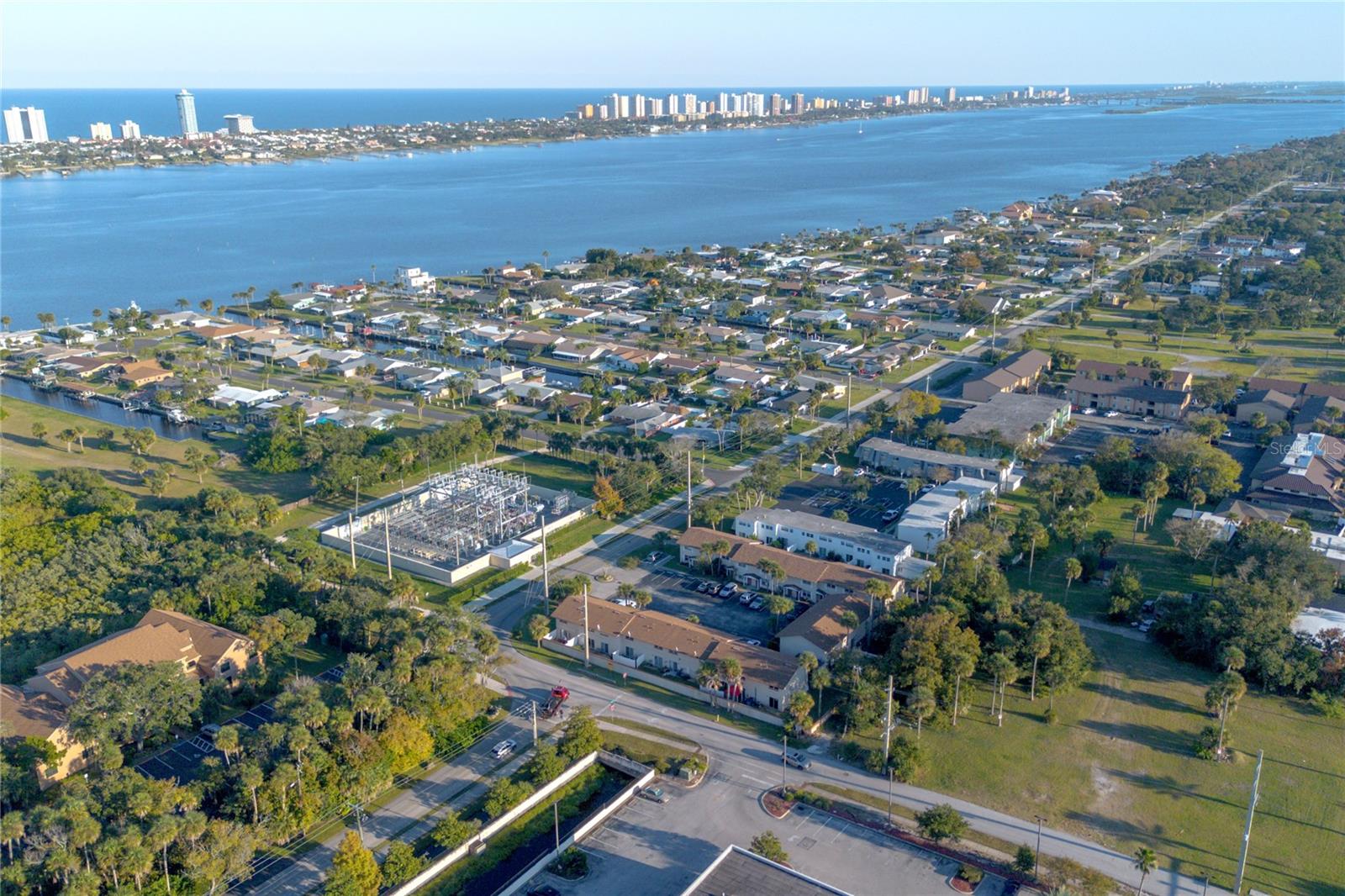 Image 28 of 30 For 1600 Palmetto Avenue 114