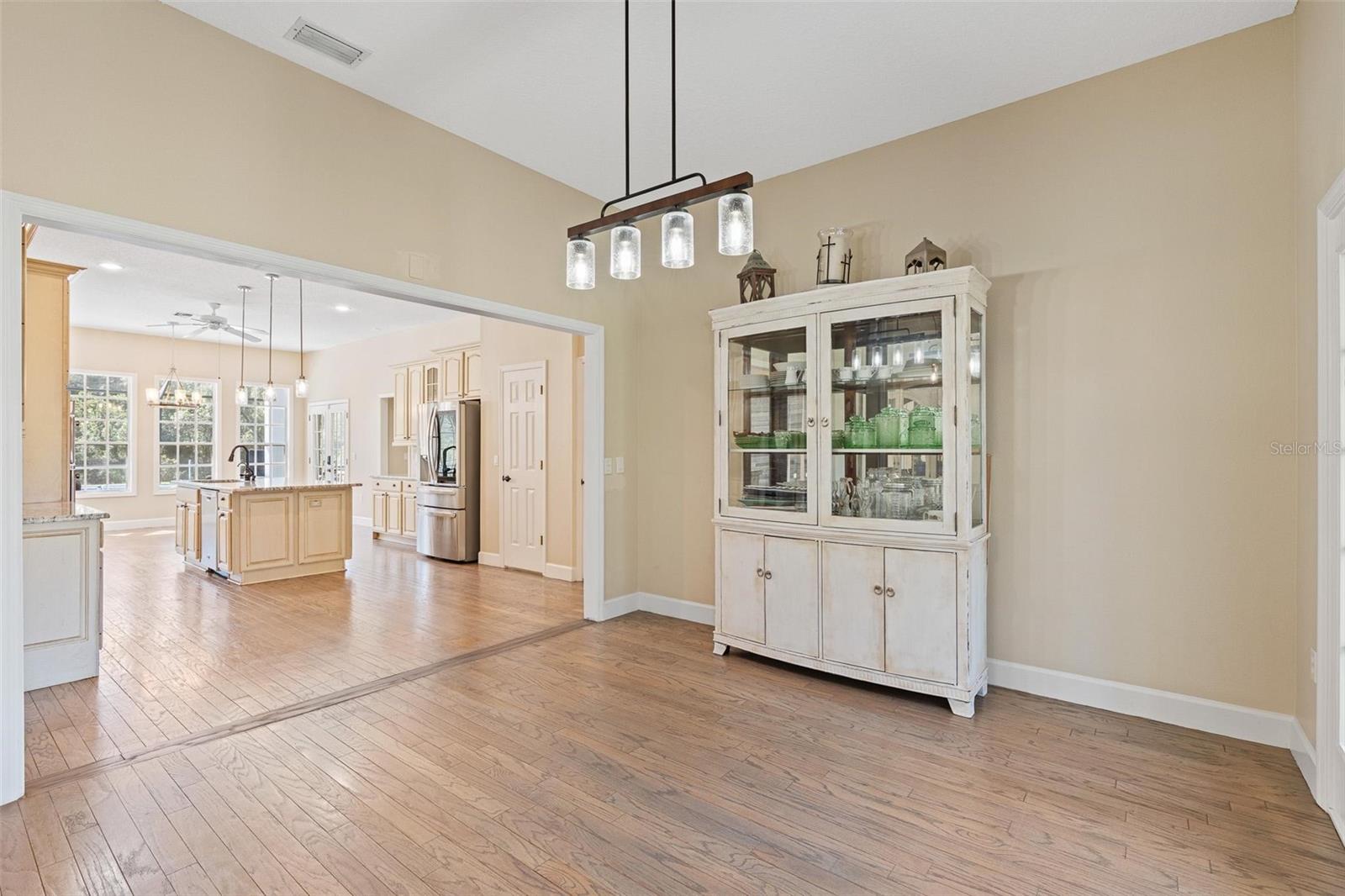 Image 24 of 80 For 1910 Glenwood Oaks Lane