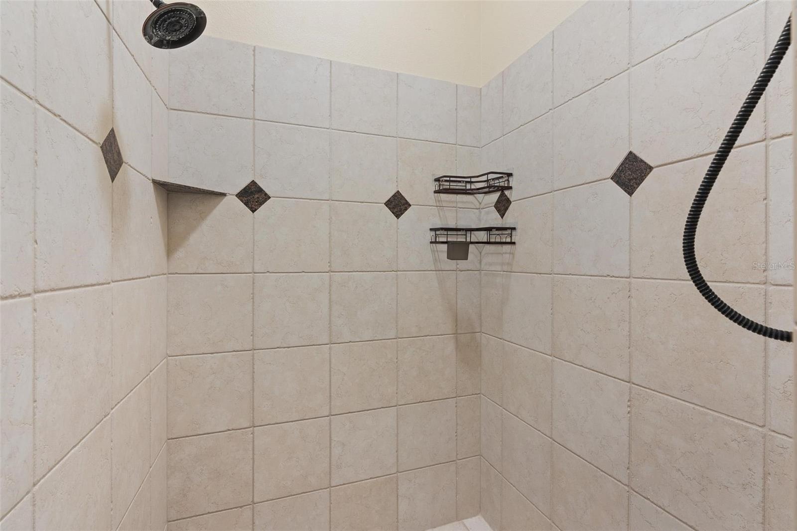 Image 42 of 80 For 1910 Glenwood Oaks Lane