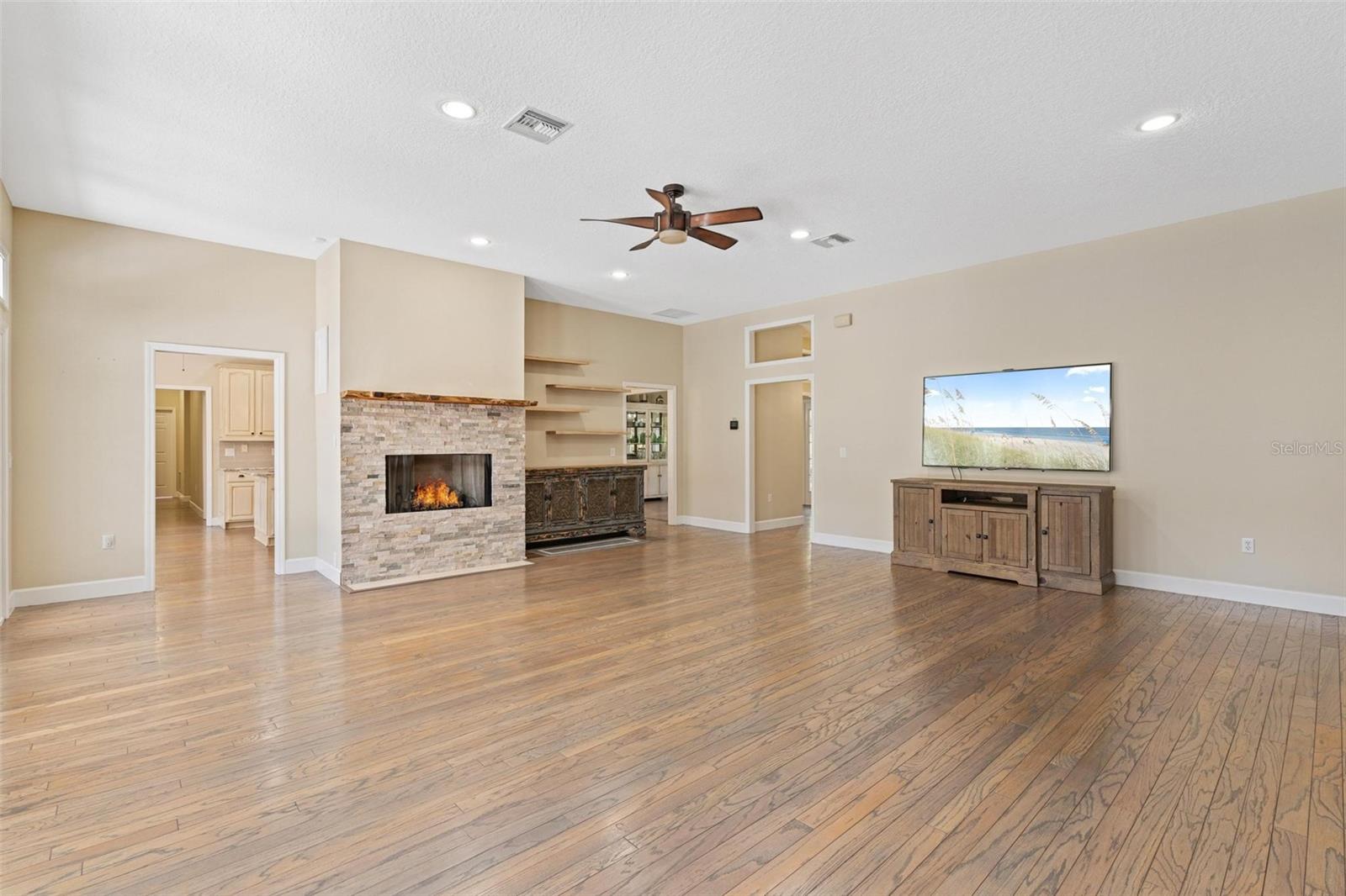 Image 48 of 80 For 1910 Glenwood Oaks Lane