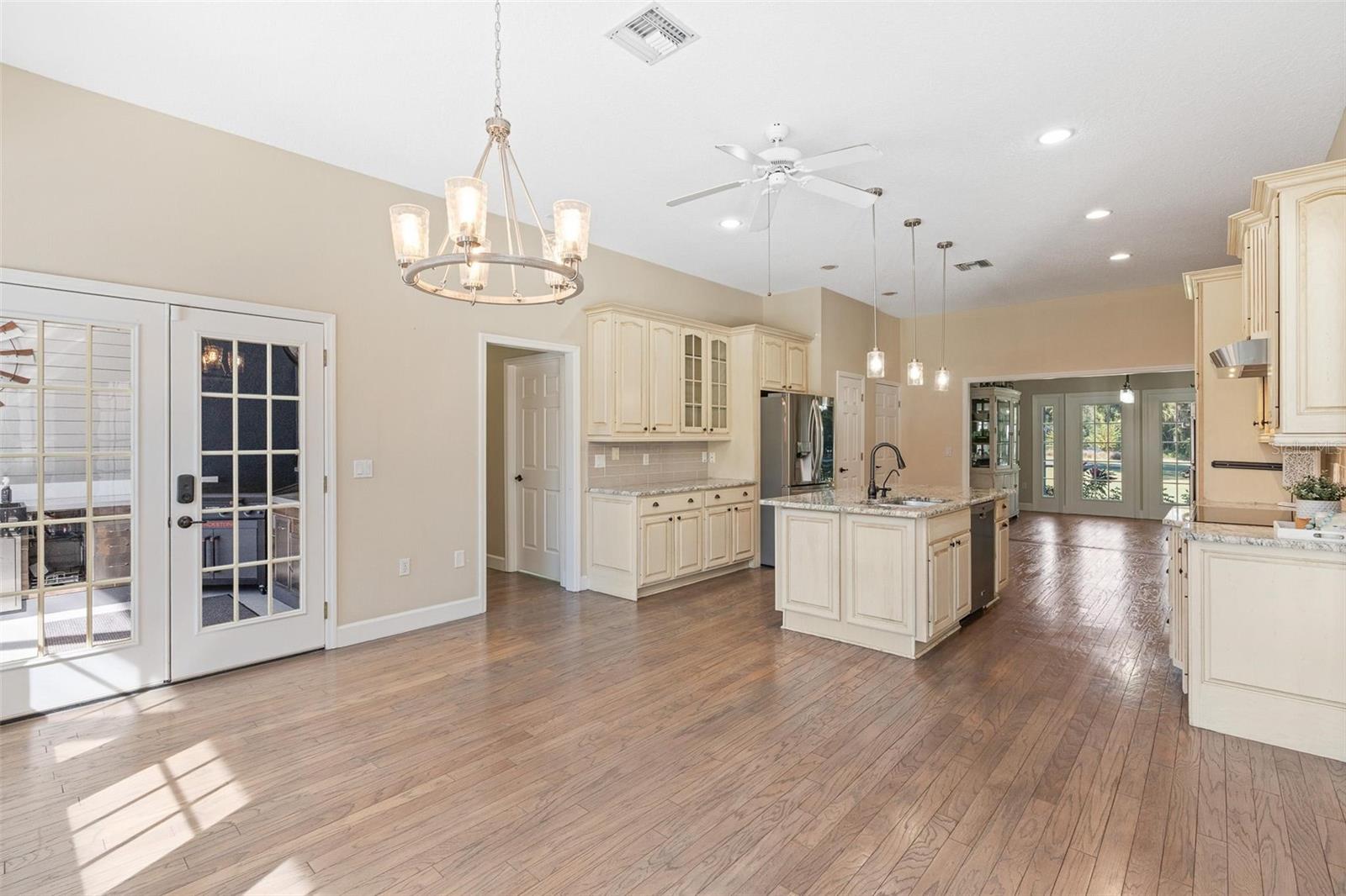 Image 49 of 80 For 1910 Glenwood Oaks Lane