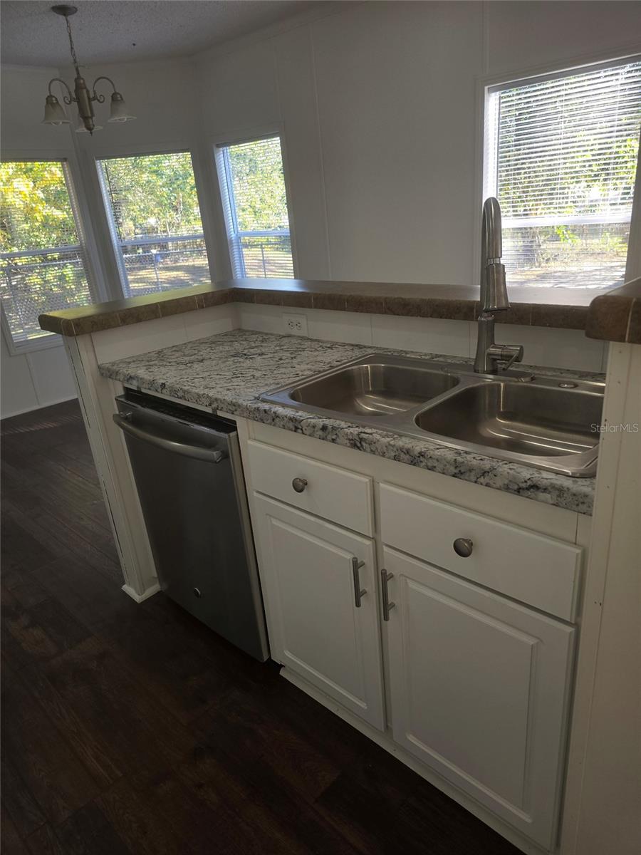 Image 6 of 21 For 3103 48th Street