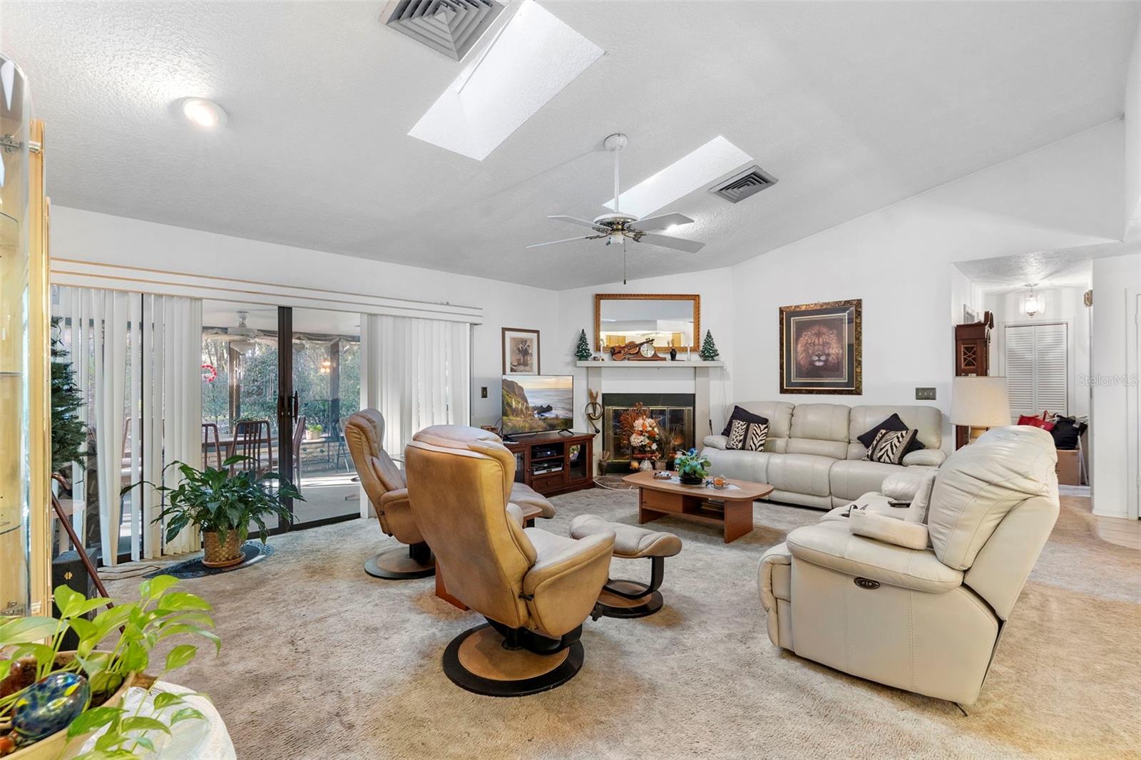 Image 10 of 37 For 1470 Alden Street