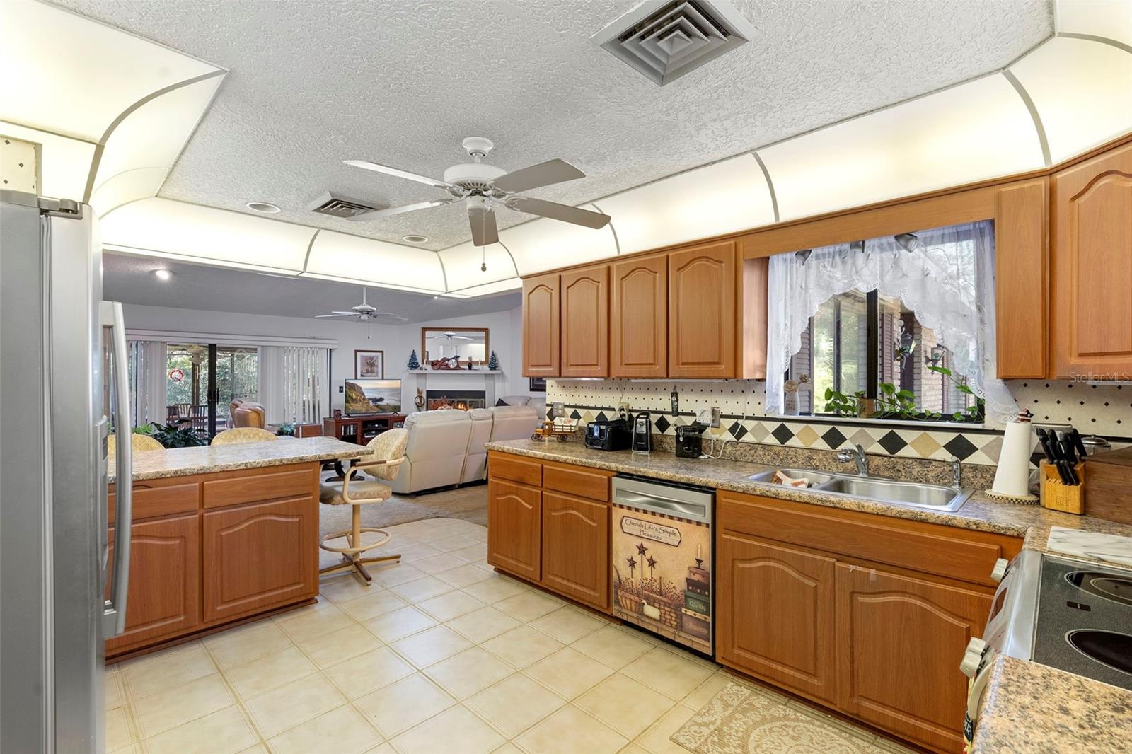 Image 11 of 37 For 1470 Alden Street