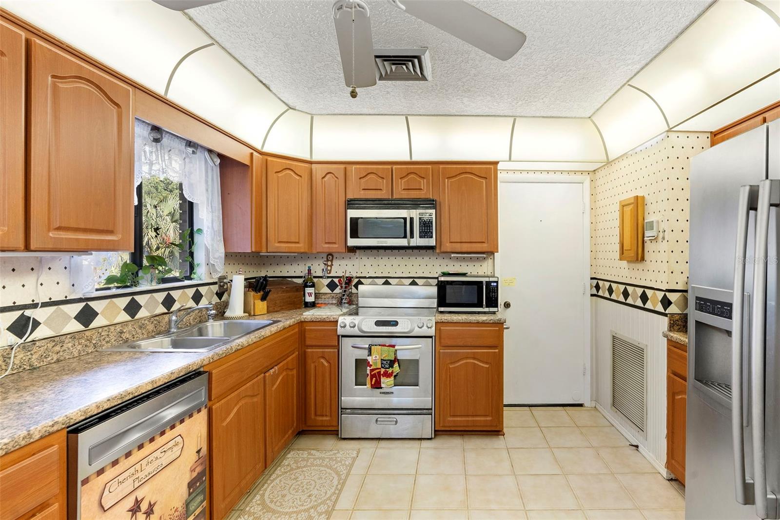 Image 13 of 37 For 1470 Alden Street