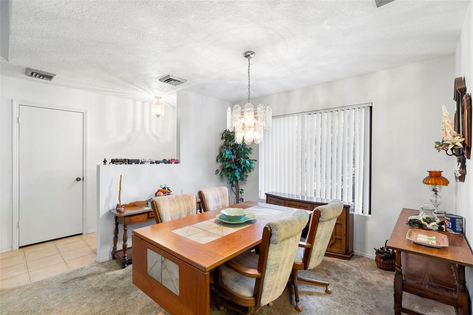 Image 6 of 37 For 1470 Alden Street