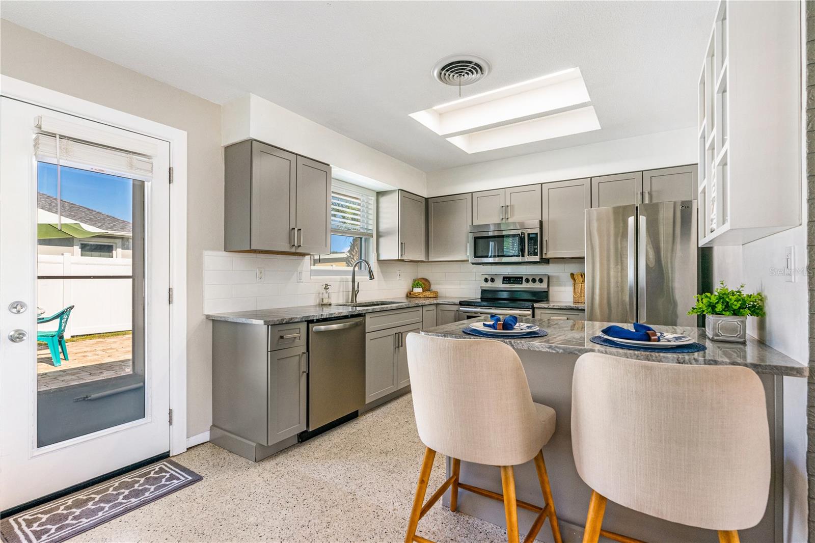 Image 17 of 47 For 4 Carter Terrace