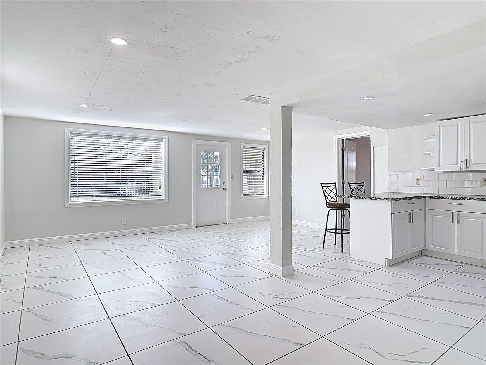 Image 10 of 50 For 941 Hartford Avenue