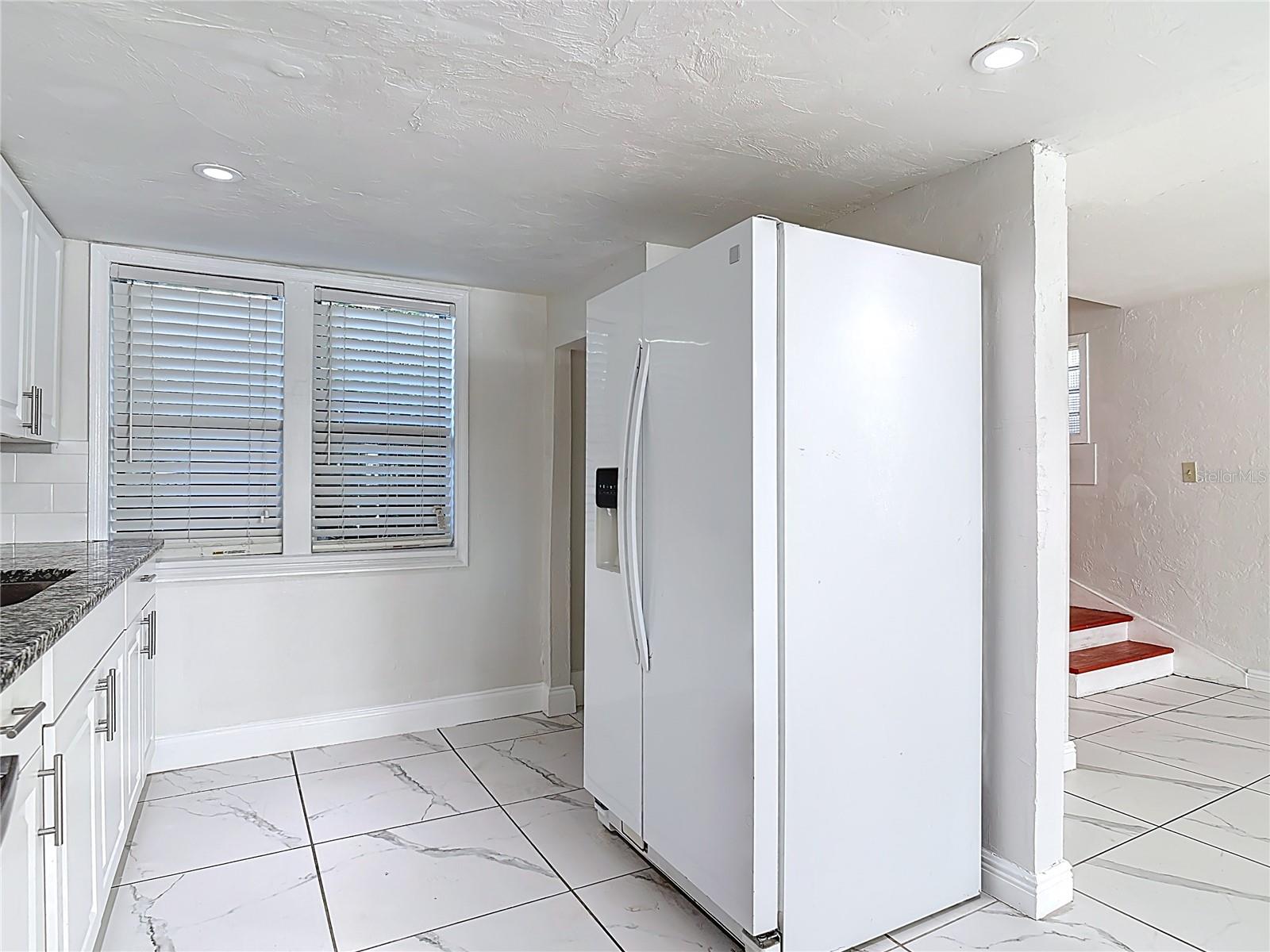 Image 15 of 50 For 941 Hartford Avenue