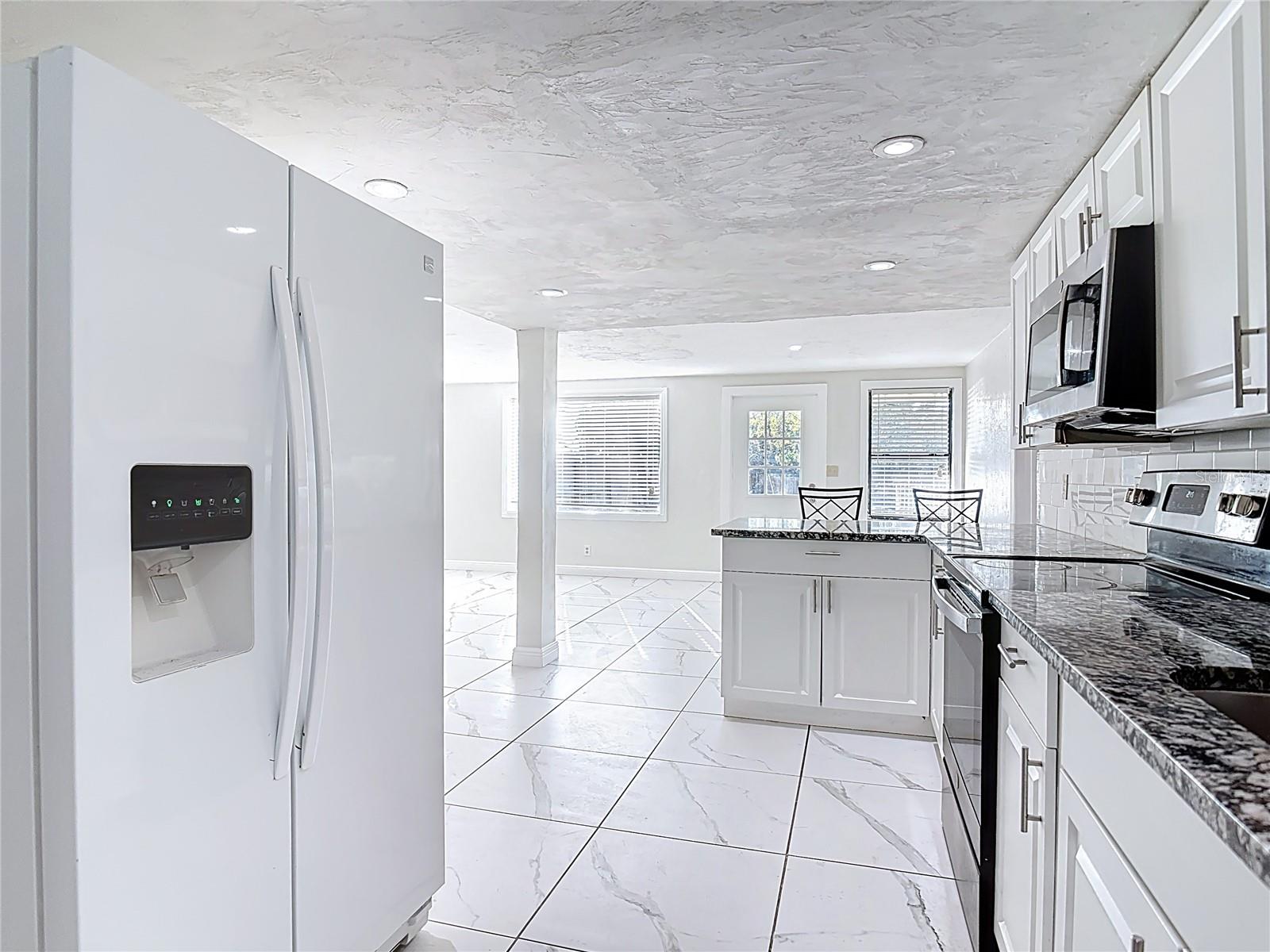 Image 16 of 50 For 941 Hartford Avenue