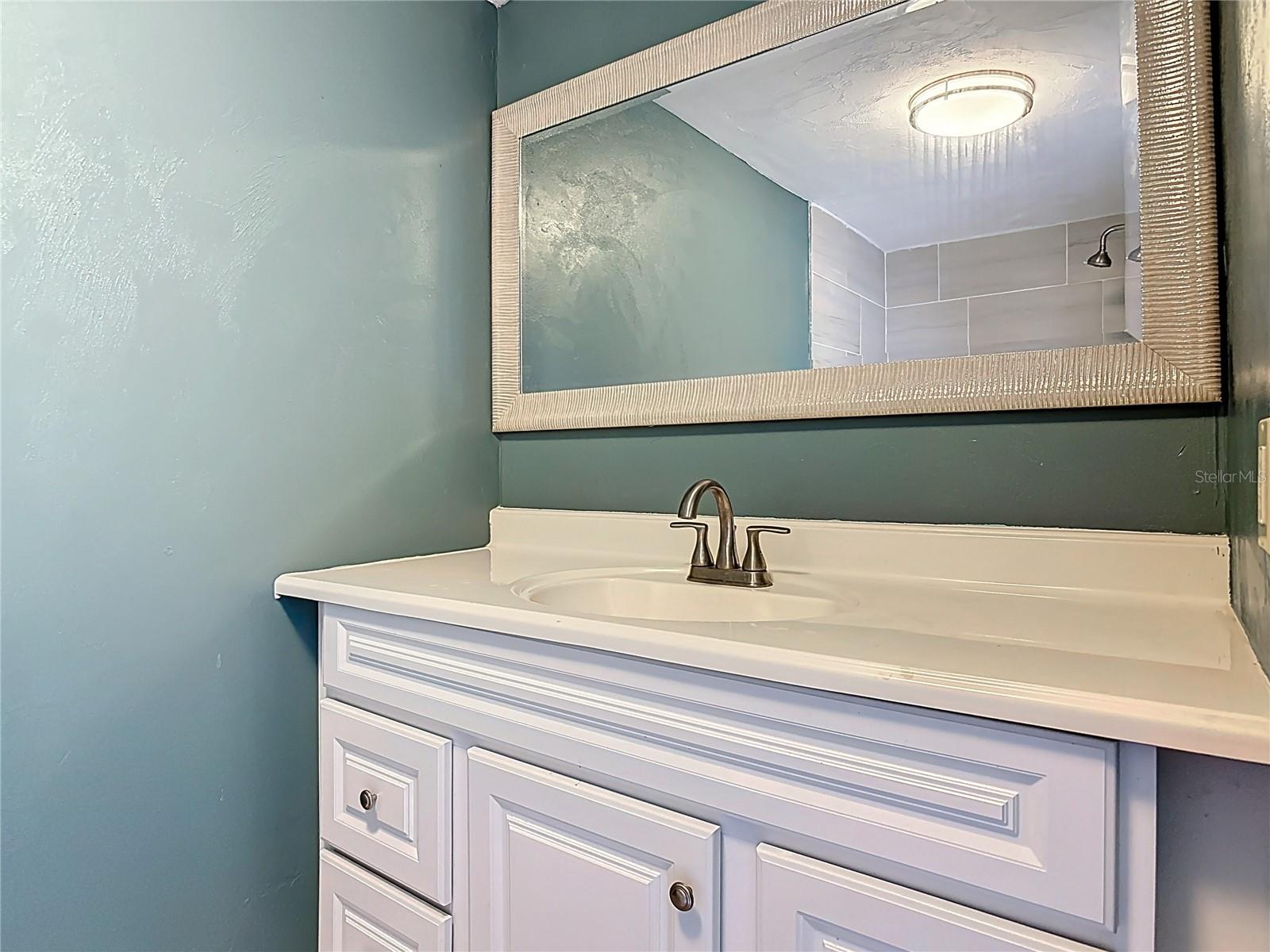 Image 23 of 50 For 941 Hartford Avenue