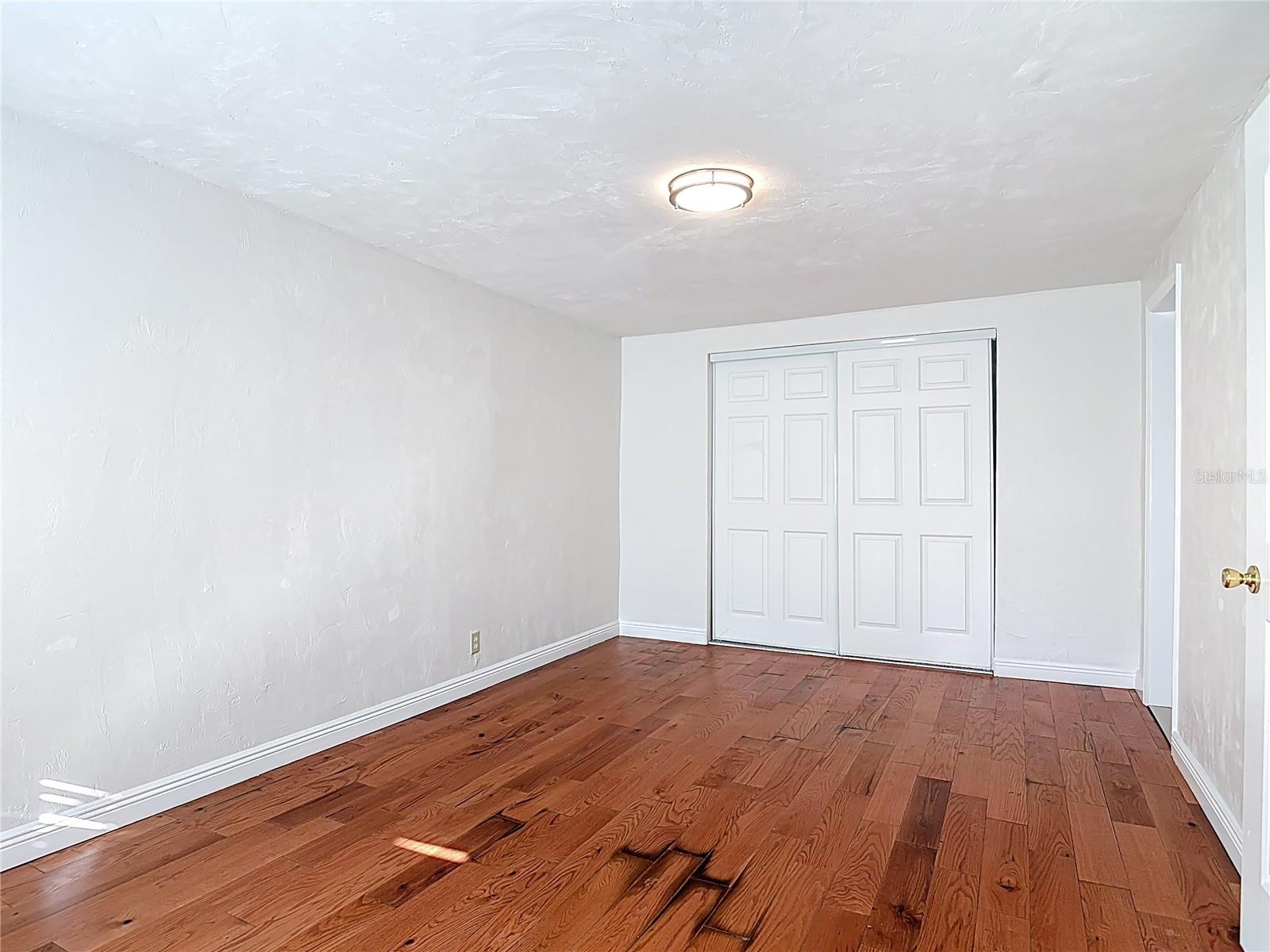 Image 24 of 50 For 941 Hartford Avenue