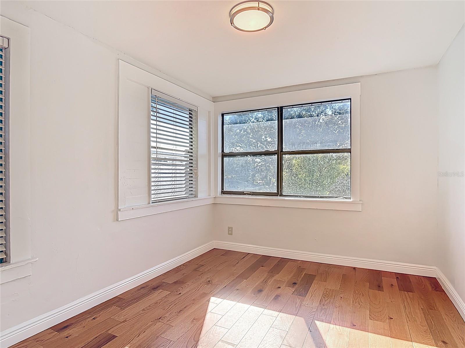 Image 30 of 50 For 941 Hartford Avenue