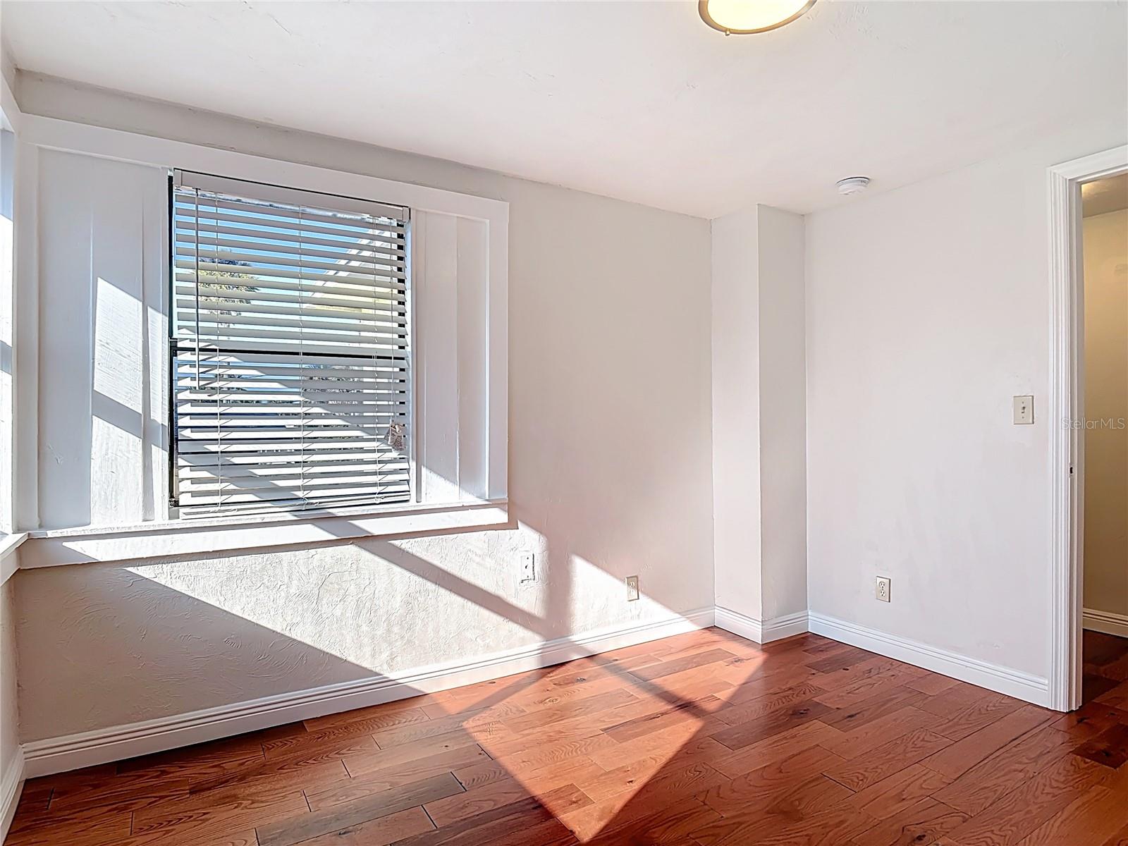 Image 33 of 50 For 941 Hartford Avenue