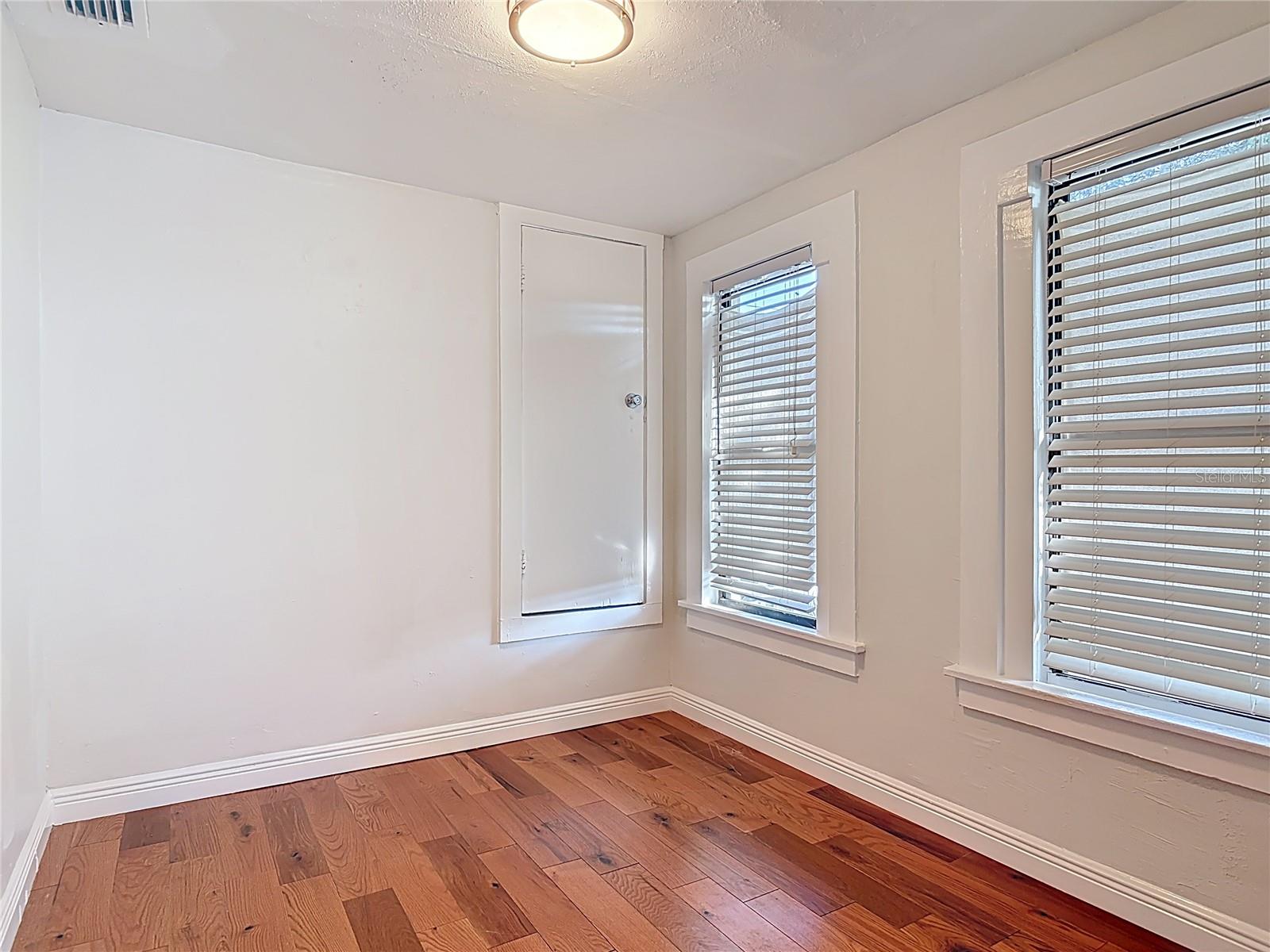 Image 34 of 50 For 941 Hartford Avenue