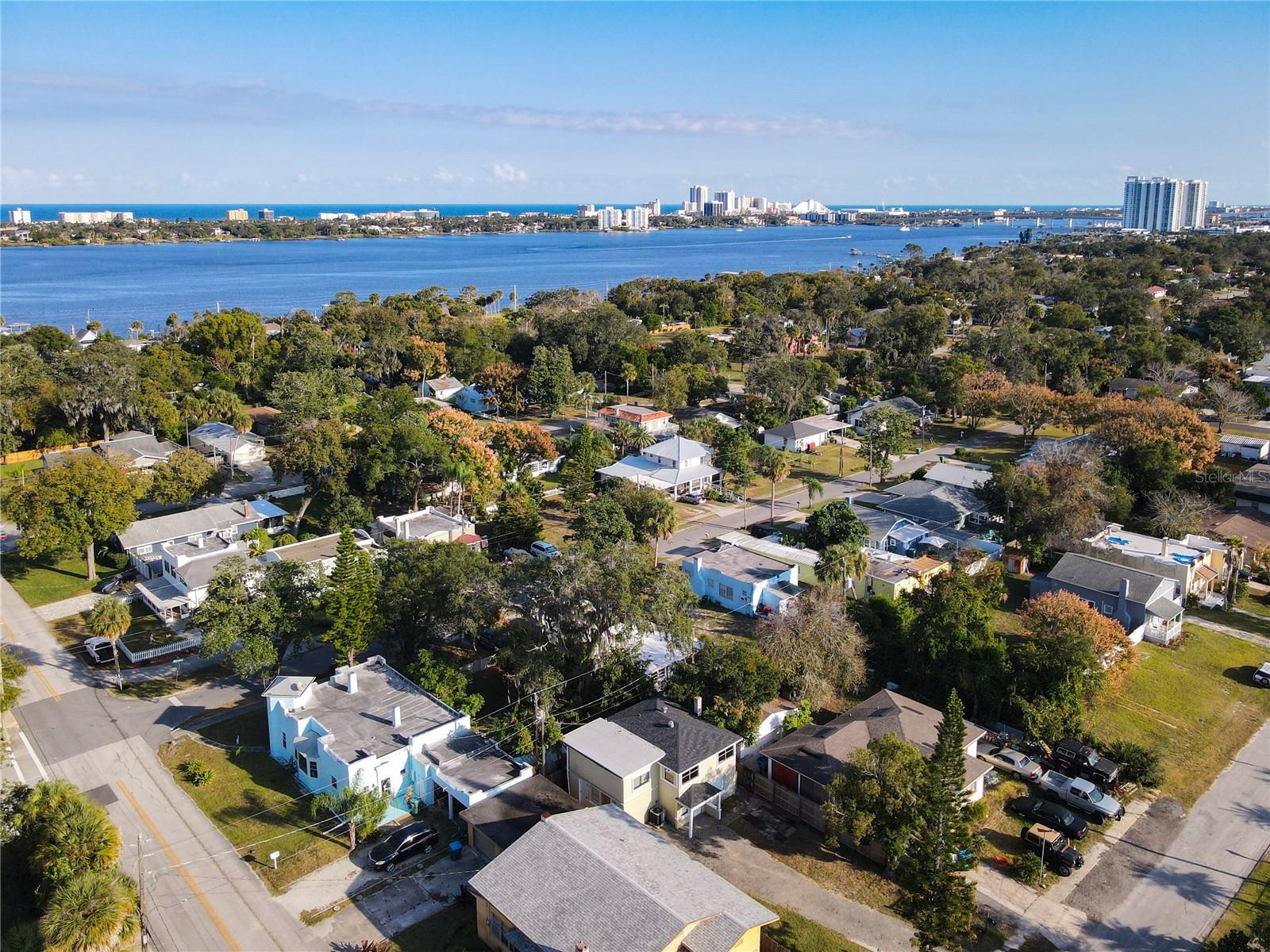 Image 42 of 50 For 941 Hartford Avenue