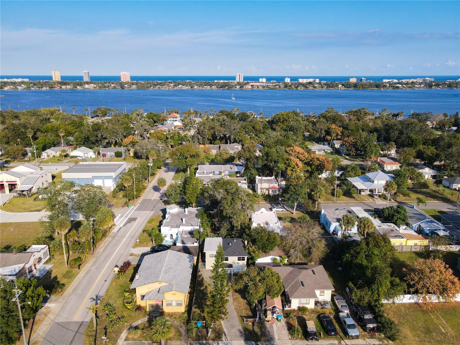 Image 43 of 50 For 941 Hartford Avenue