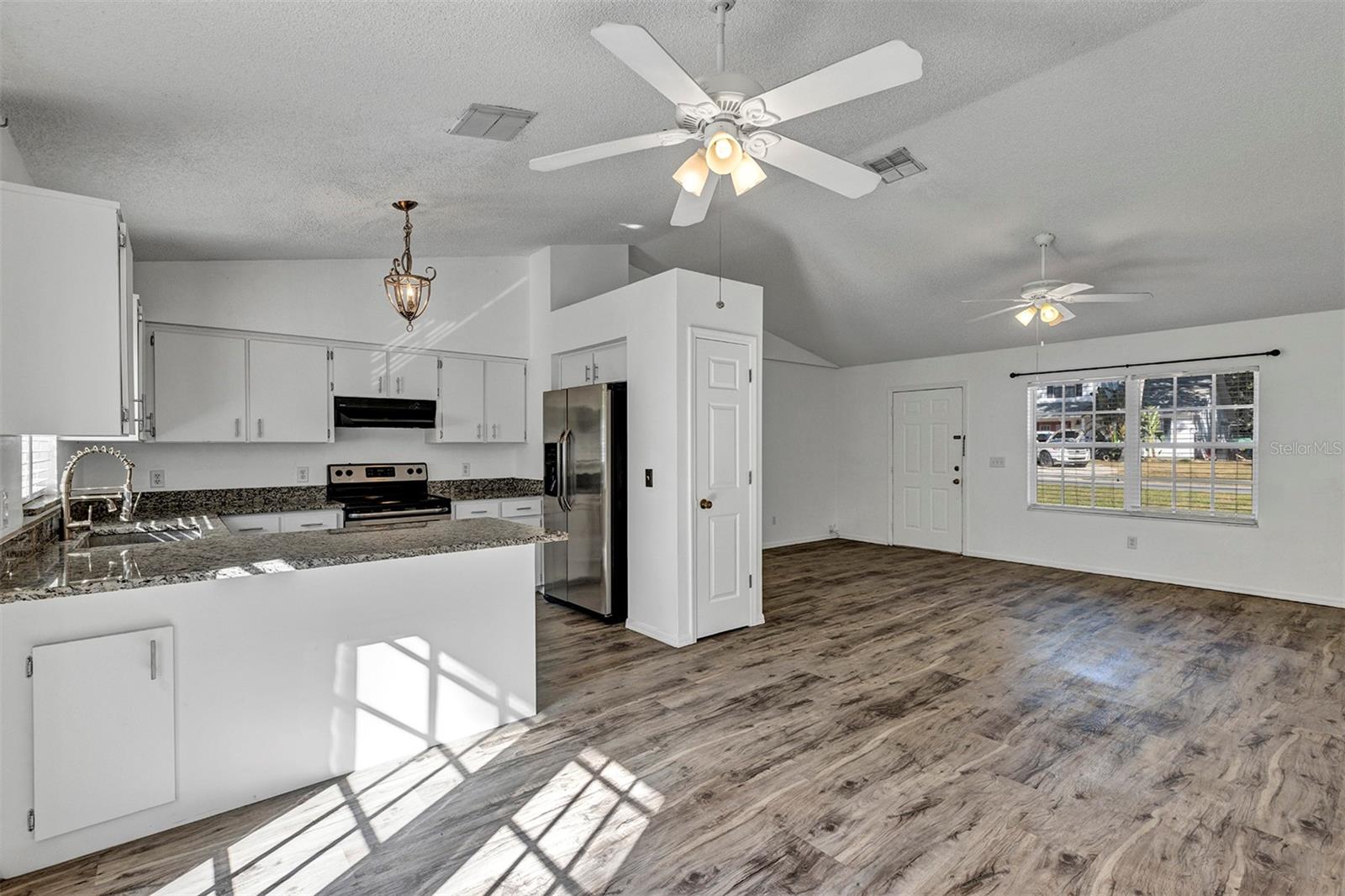 Image 11 of 41 For 1134 10th Avenue