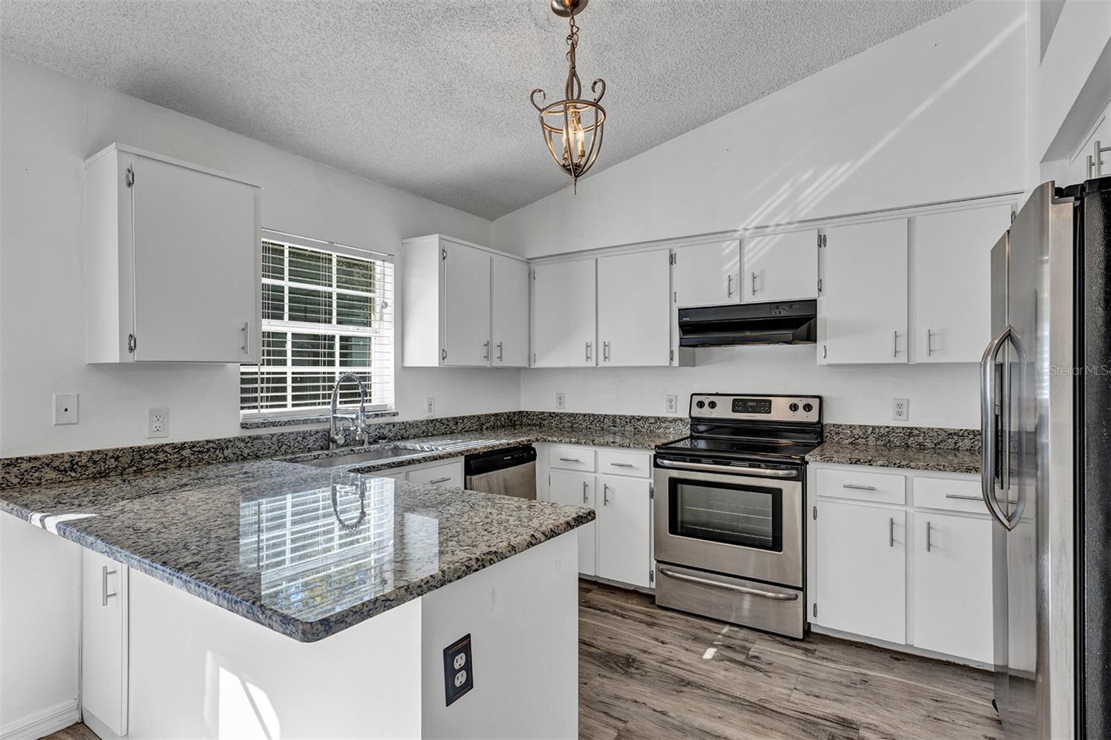 Image 12 of 41 For 1134 10th Avenue