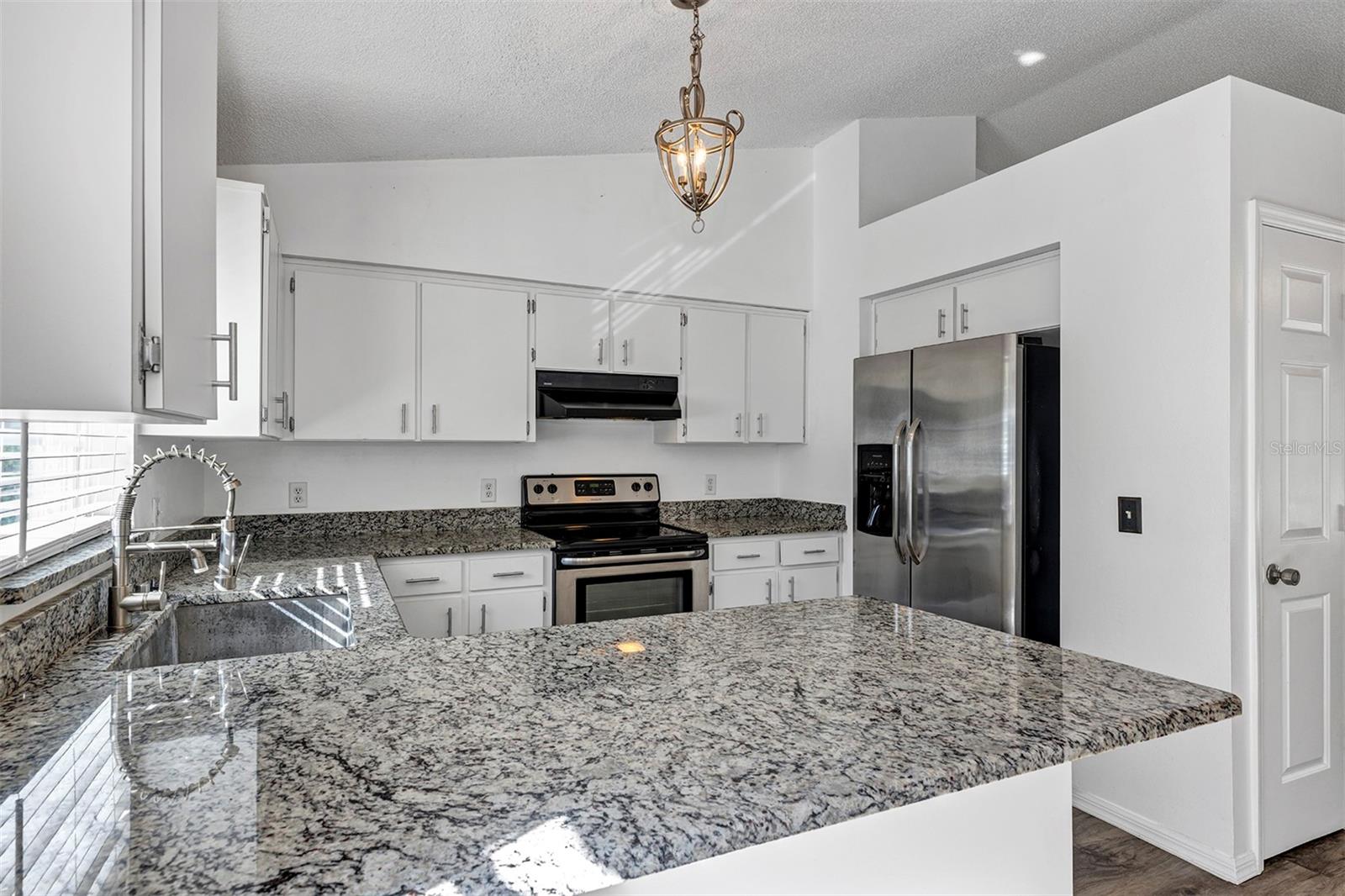 Image 13 of 41 For 1134 10th Avenue