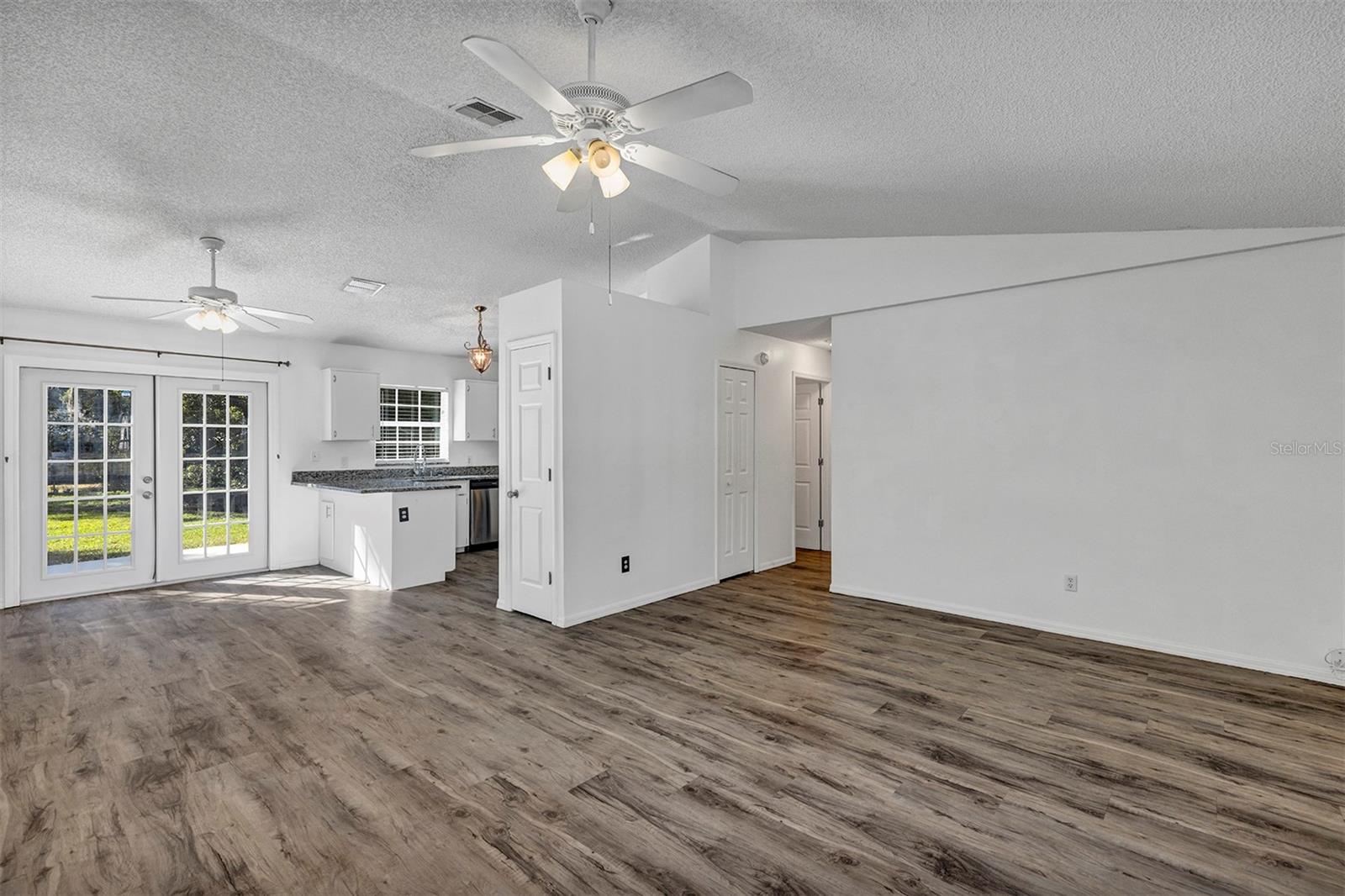 Image 7 of 41 For 1134 10th Avenue