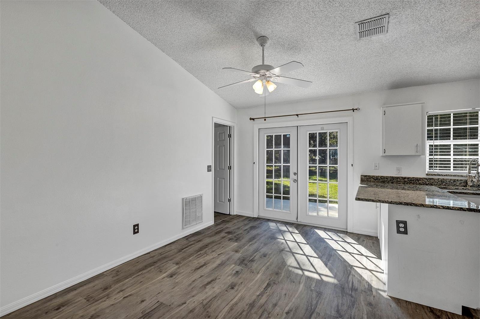 Image 9 of 41 For 1134 10th Avenue