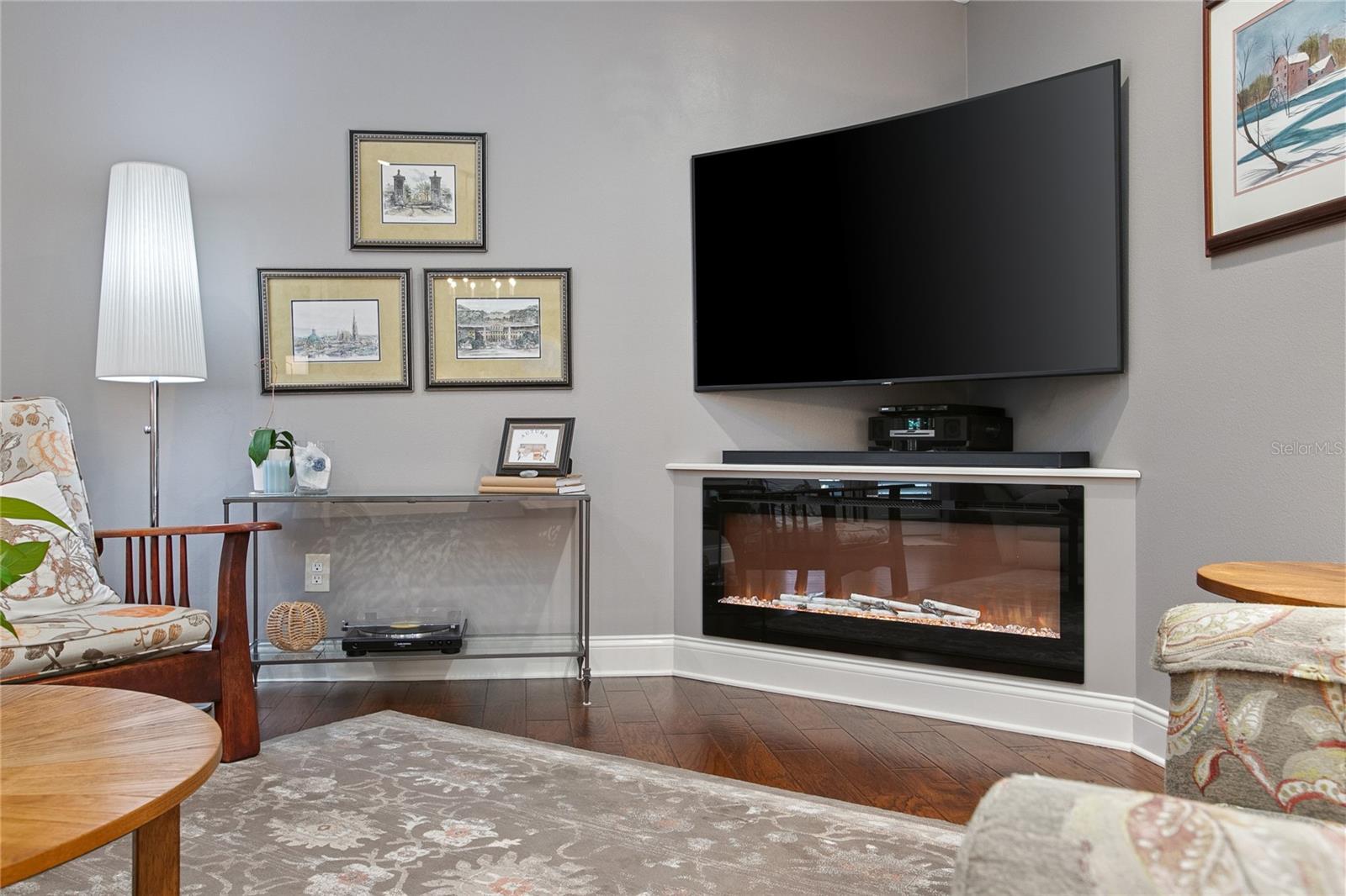 Image 13 of 44 For 872 Arawana Drive