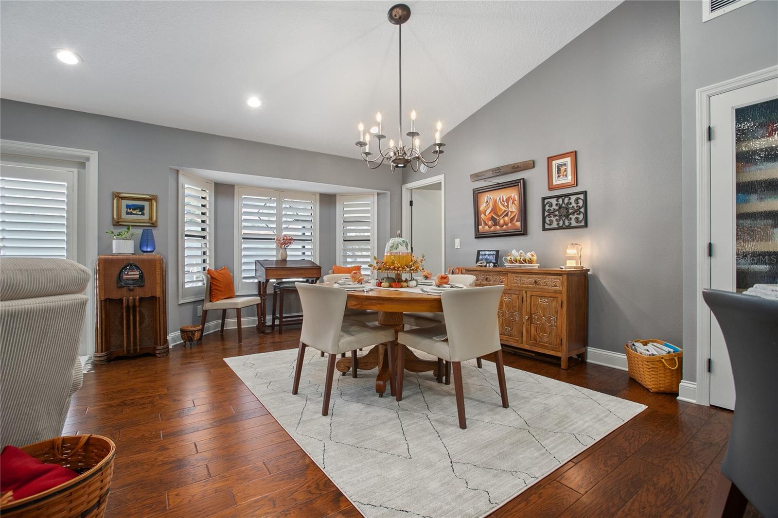 Image 15 of 44 For 872 Arawana Drive