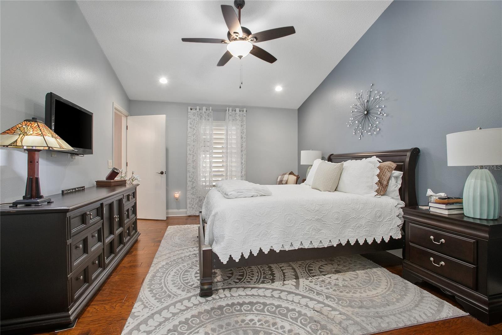 Image 17 of 44 For 872 Arawana Drive