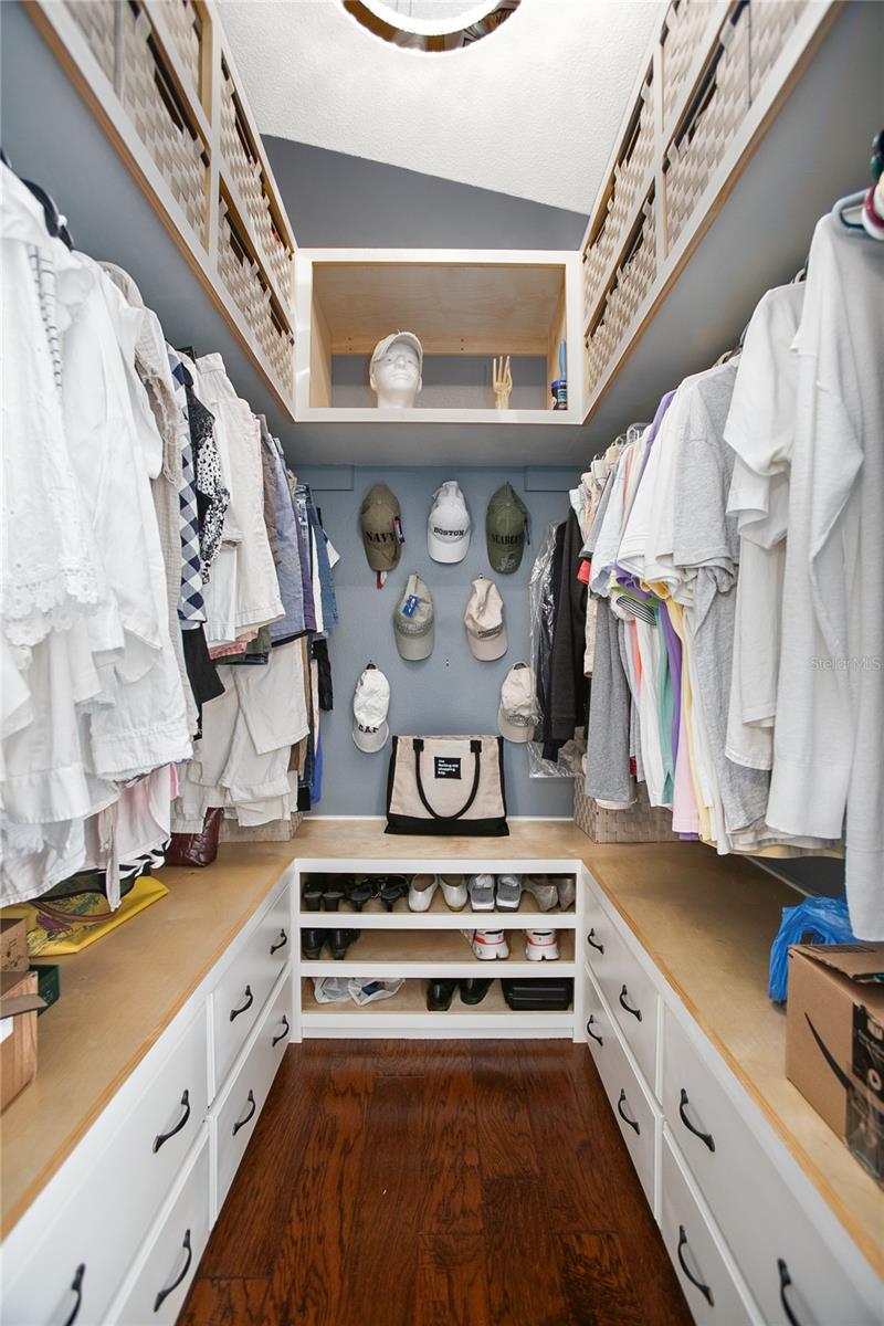 Image 19 of 44 For 872 Arawana Drive